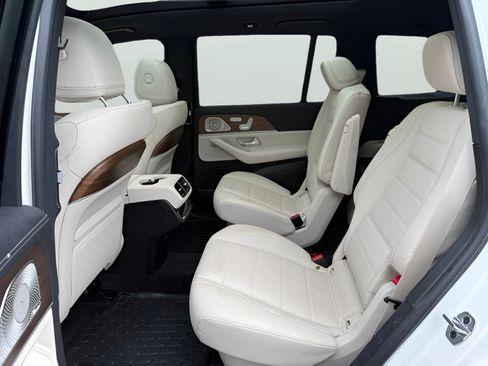 Used 2024 Mercedes-Benz GLS 450 4MATIC image 24