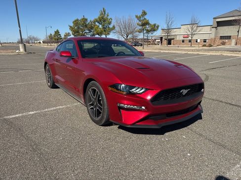 Used 2020 Ford Mustang Premium image 3