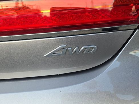 Used 2022 Genesis G90 3.3T Premium image 8