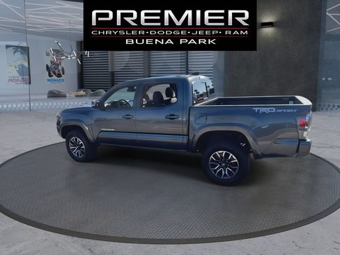 Used 2022 Toyota Tacoma TRD Sport w/ Technology Package RWD image 8