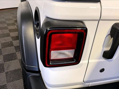 Used 2020 Jeep Wrangler Sport AWD/4WD image 27