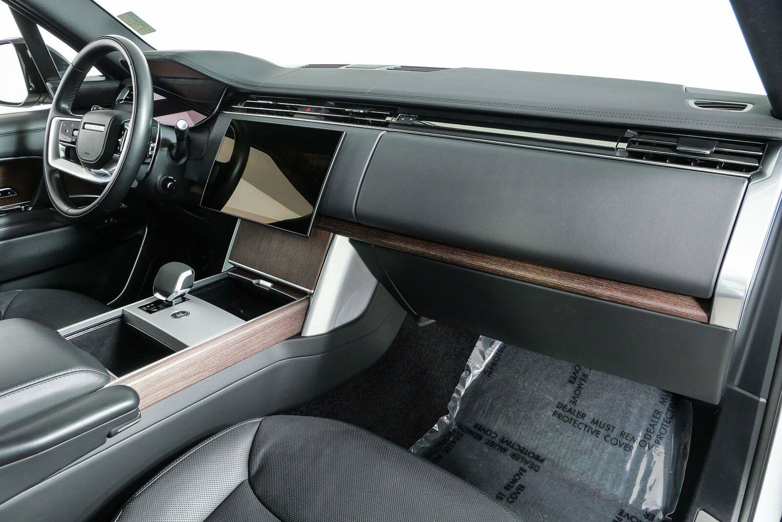 Used 2024 Land Rover Range Rover SE AWD/4WD image 26