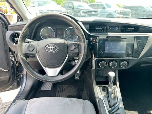 Used 2017 Toyota Corolla L FWD image 19