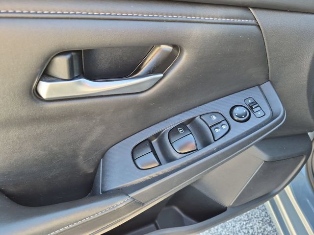 Used 2024 Nissan Sentra SV FWD image 13