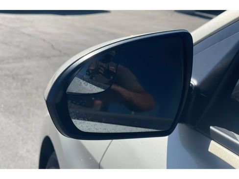 Used 2017 Hyundai Elantra SE FWD image 12