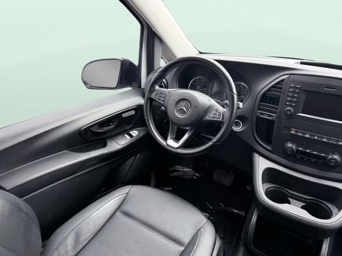 Used 2018 Mercedes-Benz Metris Passenger image 51