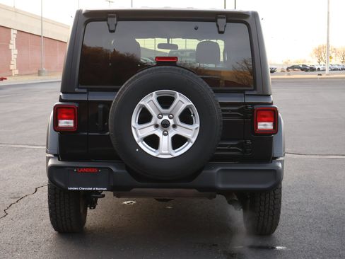 Used 2021 Jeep Wrangler Unlimited Sport S image 25