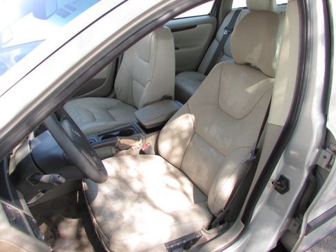 Used 2001 Volvo V70 image 13