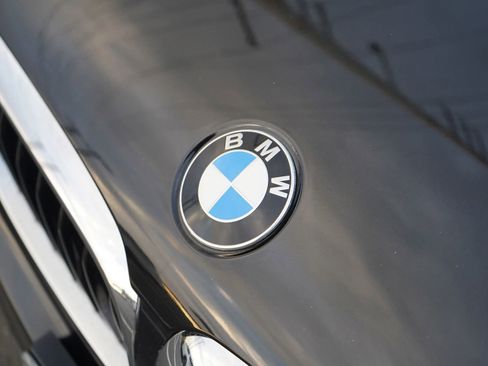 Used 2019 BMW 540i w/ Premium Package image 26