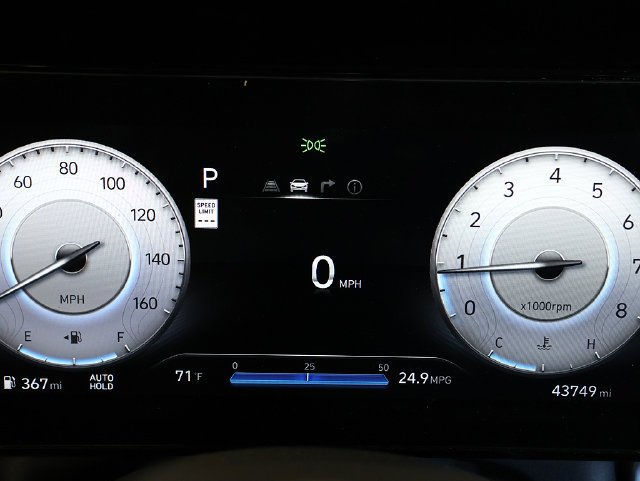 Used 2025 Hyundai Elantra SEL FWD image 16