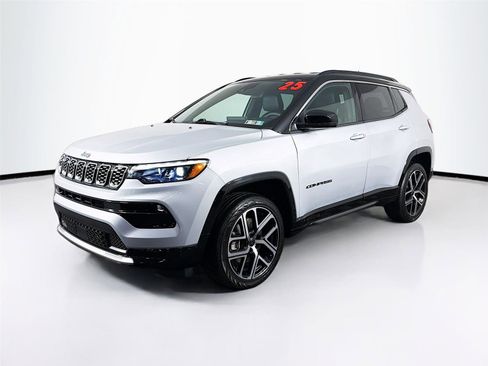 Used 2025 Jeep Compass Limited w/ Elite Group AWD/4WD image 3