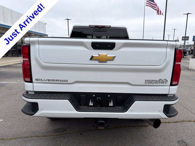 Used 2024 Chevrolet Silverado 2500 High Country AWD/4WD image 4