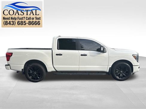Used 2024 Nissan Titan SV w/ SV Convenience Package RWD image 6
