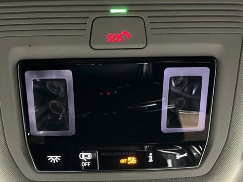 Used 2025 Volkswagen Atlas SE image 39