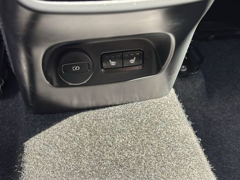 Certified 2026 Volvo XC40 B5 Plus AWD/4WD image 9