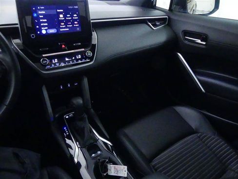 Used 2024 Toyota Corolla Cross AWD Hybrid image 11