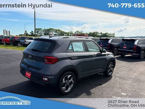 Used 2024 Hyundai Venue SEL FWD image 29
