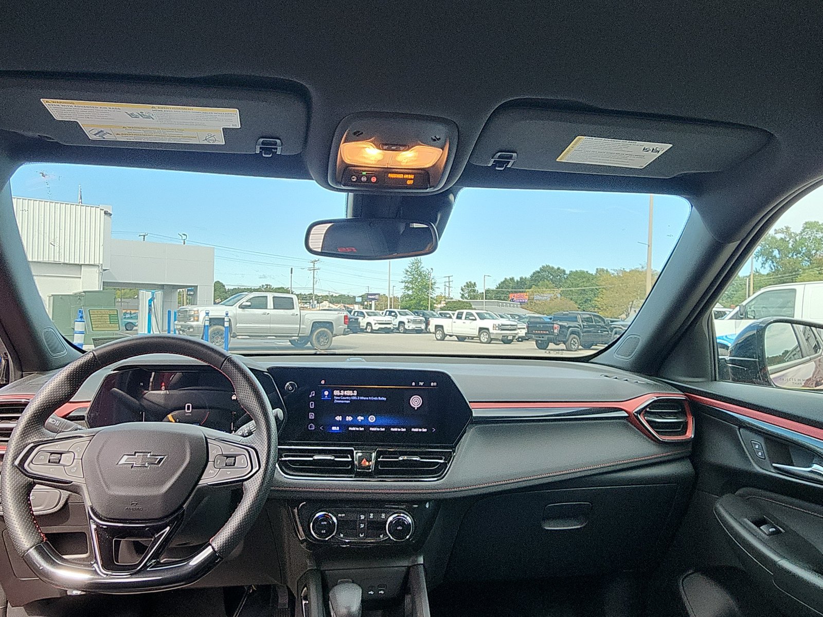 Used 2025 Chevrolet TrailBlazer RS w/ Convenience Package AWD/4WD image 20