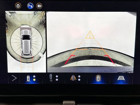 Used 2025 Chevrolet Equinox RS w/ Safety and Technology Package image 16