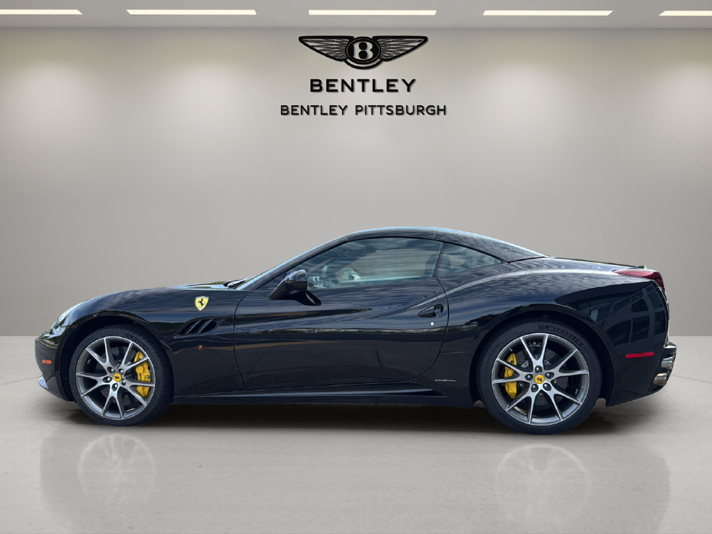 Used 2012 Ferrari California RWD image 16