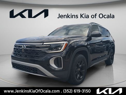 Used 2024 Volkswagen Atlas Peak Edition SEL AWD/4WD image 7