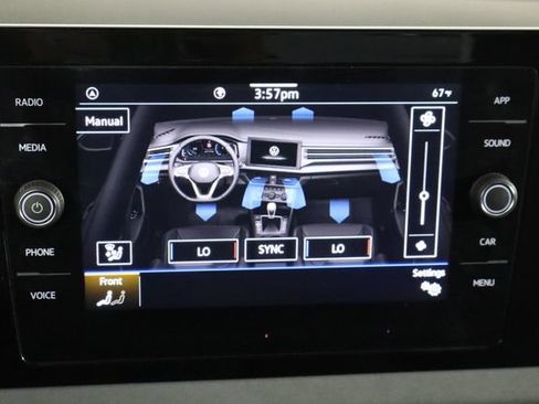 Used 2025 Volkswagen Jetta SE FWD image 35