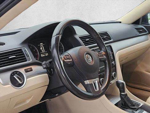 Used 2012 Volkswagen Passat 2.5 SE FWD image 9