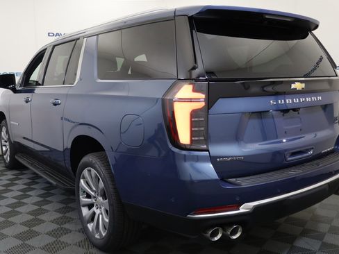 New 2025 Chevrolet Suburban Premier image 9