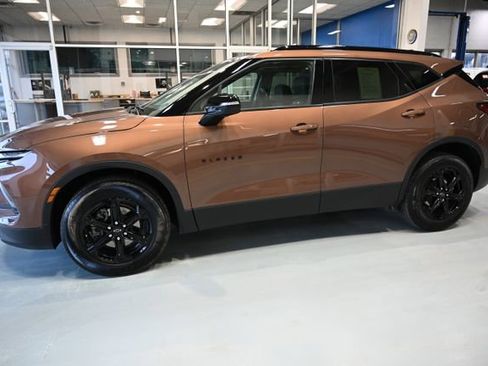 Used 2024 Chevrolet Blazer LT w/ Midnight/Sport Edition image 7