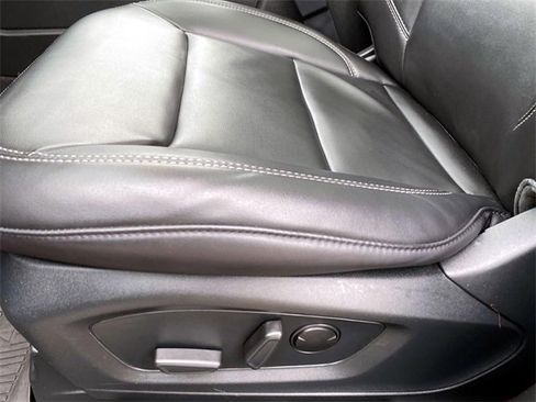 Used 2023 Ford Explorer XLT w/ Equipment Group 202A image 25