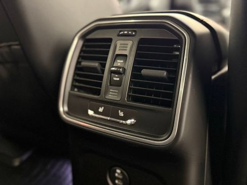 New 2025 Porsche Macan AWD/4WD image 28