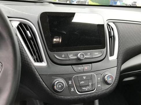 Used 2025 Chevrolet Malibu RS FWD image 8