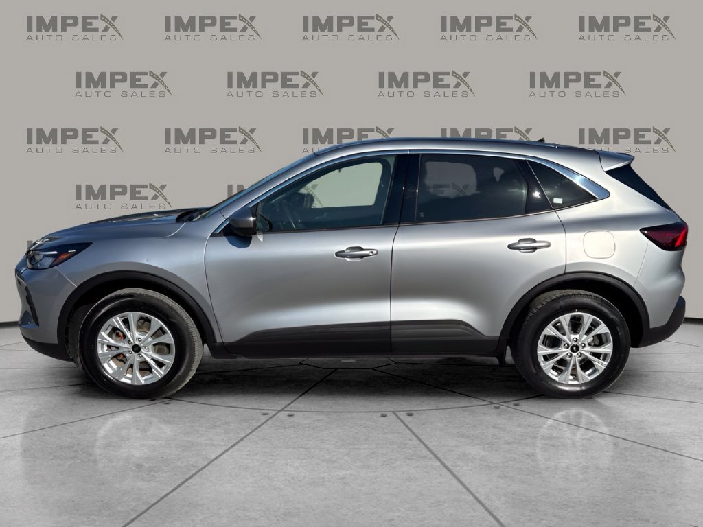 Used 2024 Ford Escape Active w/ Tech Pack #2 AWD/4WD image 2