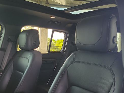 Used 2023 Land Rover Defender 110 X AWD/4WD image 20