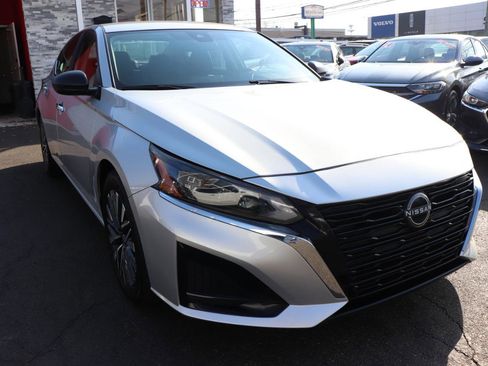 Used 2024 Nissan Altima 2.5 SV image 7