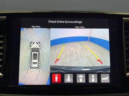 Used 2023 Chrysler Pacifica Pinnacle FWD image 15