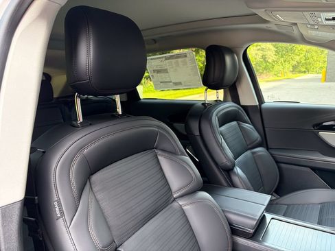 New 2026 Lincoln Nautilus Reserve AWD/4WD image 32