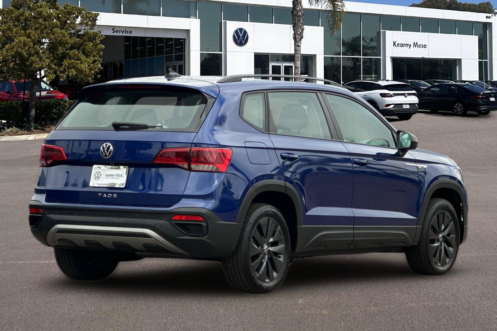 Used 2023 Volkswagen Taos S FWD image 4