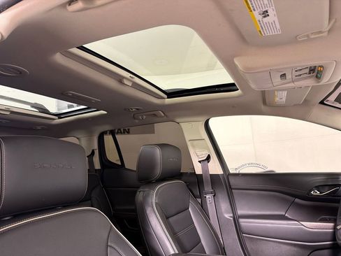 Used 2021 GMC Acadia Denali w/ Denali Technology Package image 2