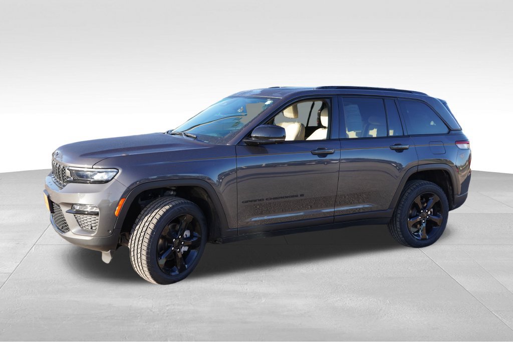 Certified 2025 Jeep Grand Cherokee Limited w/ Luxury Tech Group II AWD/4WD image 11