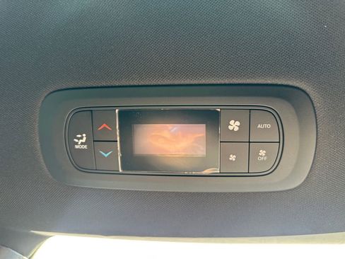 New 2026 Chrysler Pacifica Select image 16