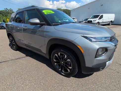 Used 2023 Chevrolet TrailBlazer LT FWD image 9