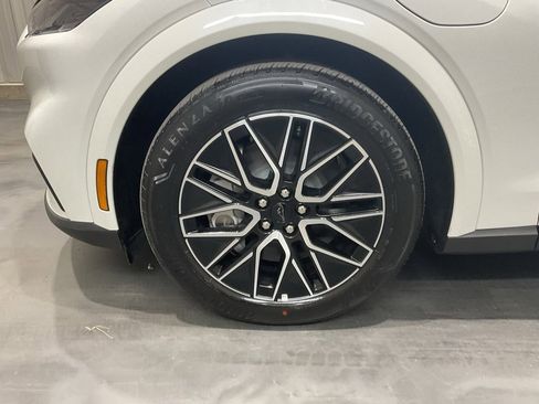 Used 2025 Ford Mustang Mach-E Premium image 6