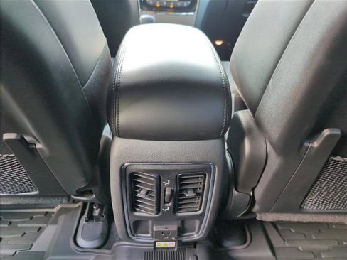 Used 2021 Jeep Grand Cherokee Laredo X AWD/4WD image 23