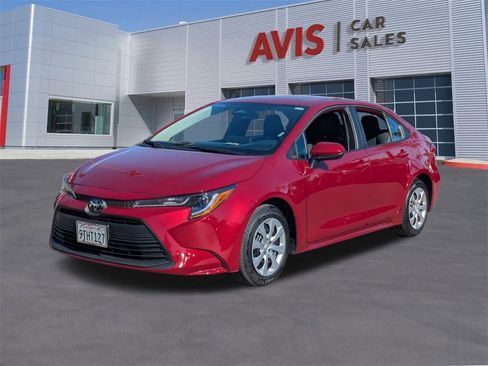 Used 2025 Toyota Corolla LE image 1