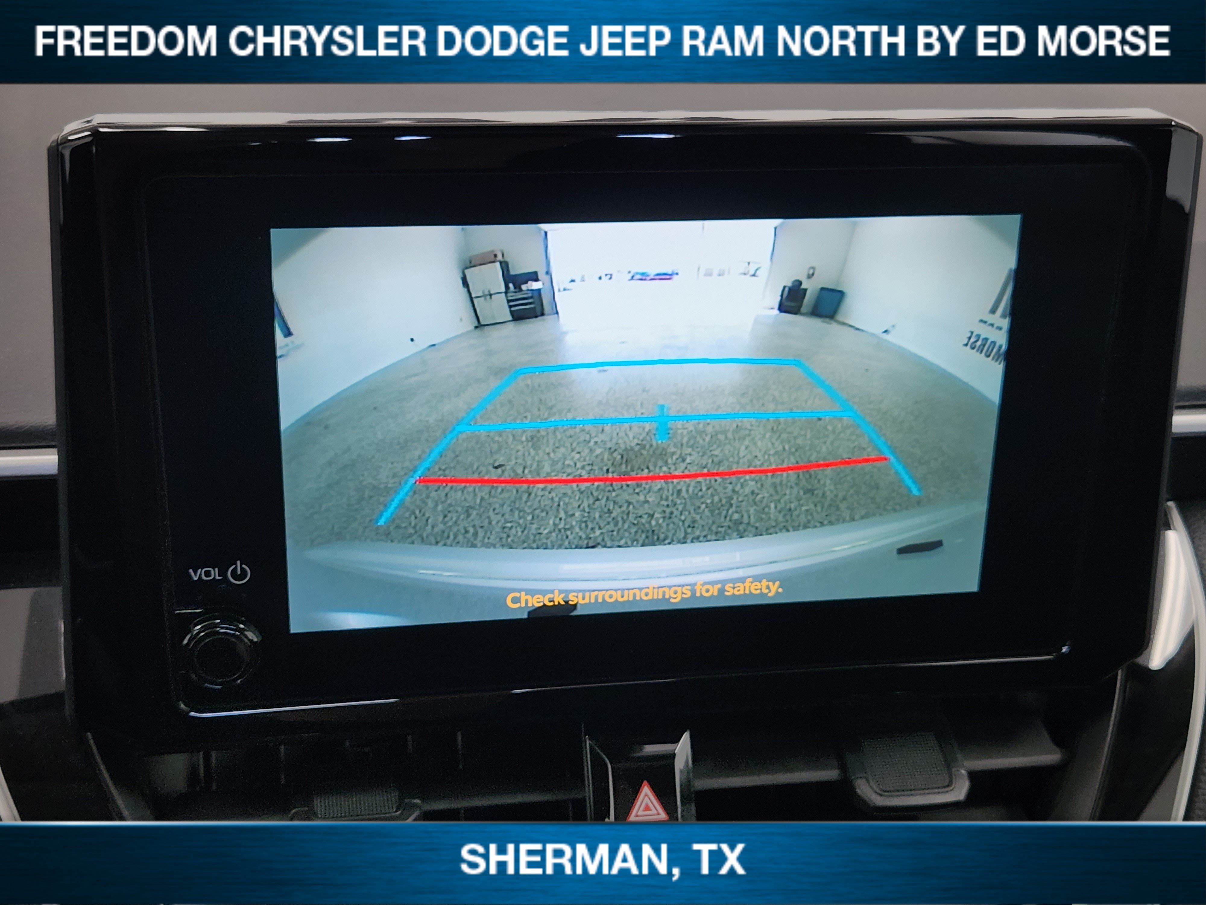 Used 2025 Toyota Corolla LE FWD image 12