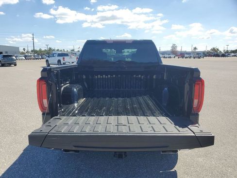 Used 2023 GMC Sierra 1500 SLT w/ X31 Off-Road Package image 22