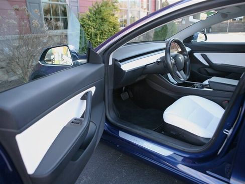 Used 2018 Tesla Model 3 Long Range image 8