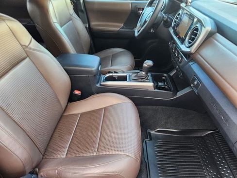 Used 2017 Toyota Tacoma Limited image 20