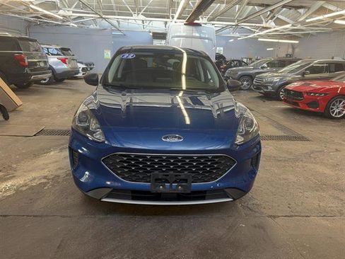 Used 2022 Ford Escape SE w/ Cold Weather Package AWD/4WD image 1